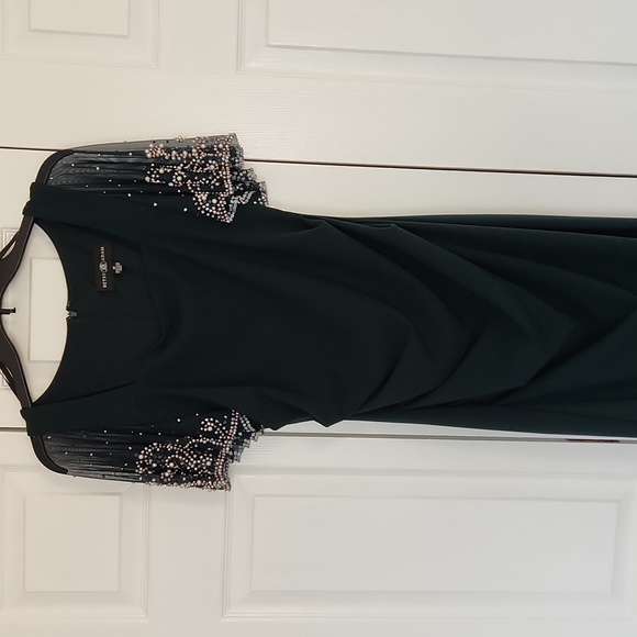 Formal full-length Mother of the bride or groom - Picture 3 of 7